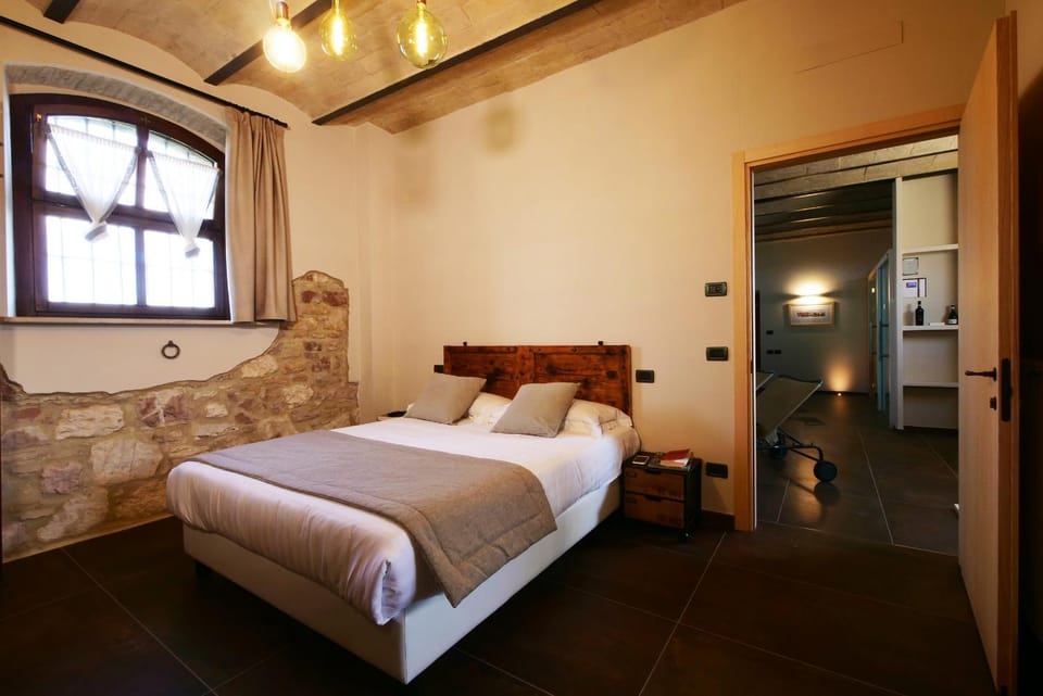 Shower, Patio, Bed, Hot Tub, Sauna, Bathroom, Spa and wellness centre/facilities, Photo of the whole room, Bedroom