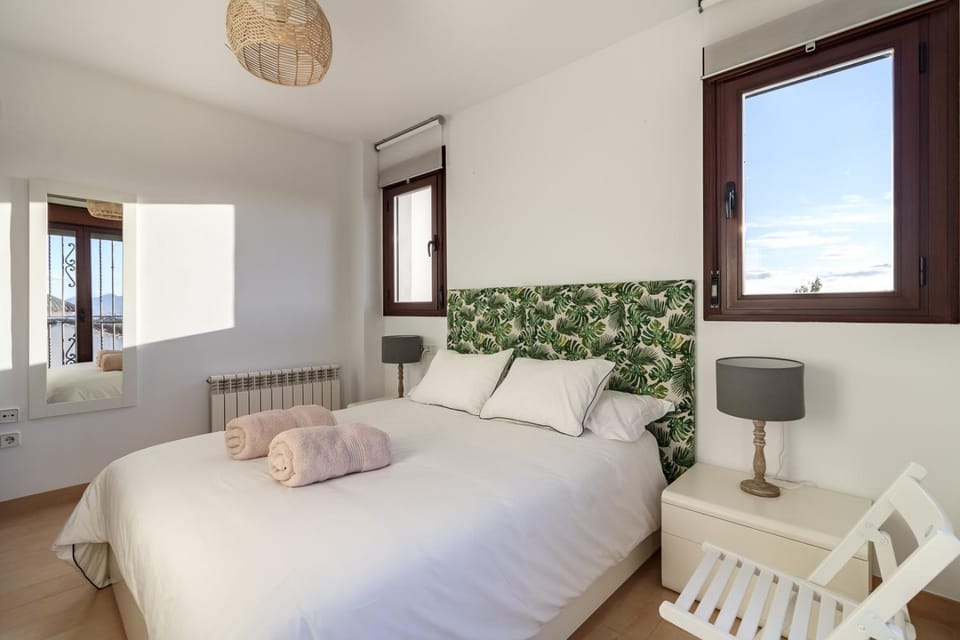 Beautiful Duplex-City Center. Parking by the house House in Granada