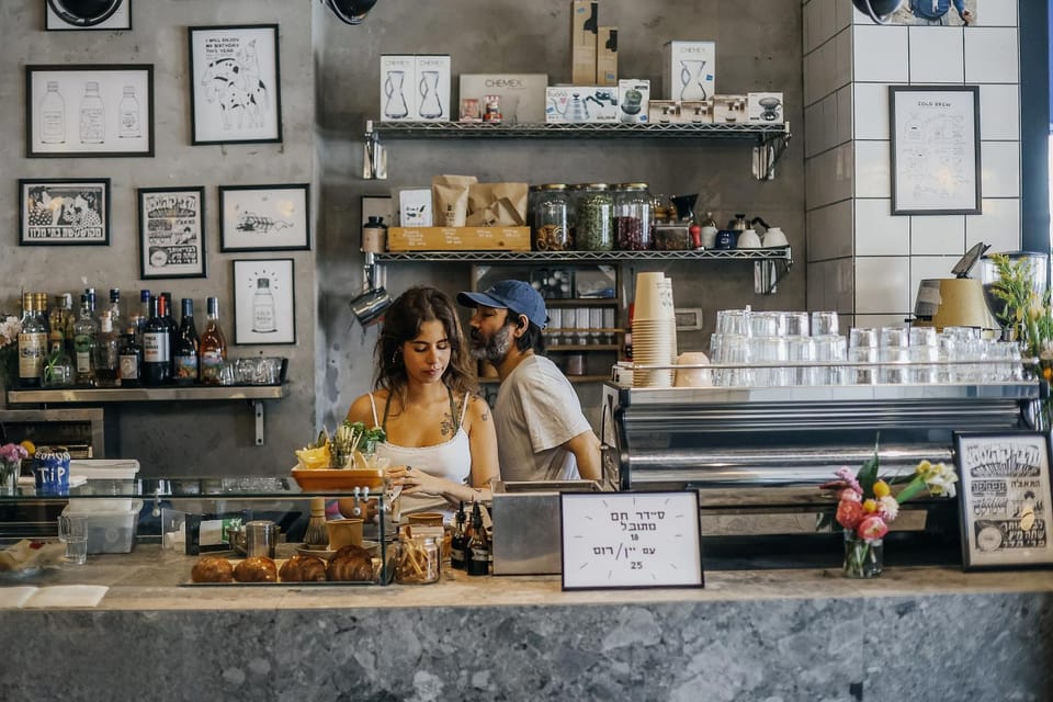 Restaurant/places to eat, Coffee/tea facilities, Breakfast