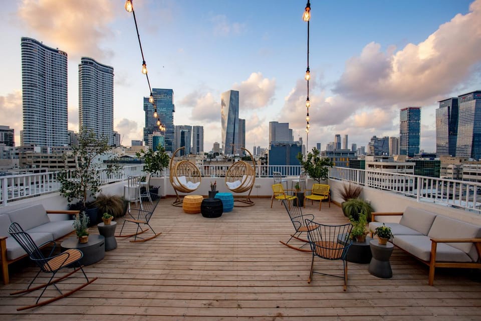 Property building, Patio, Balcony/Terrace, Seating area, Sunset