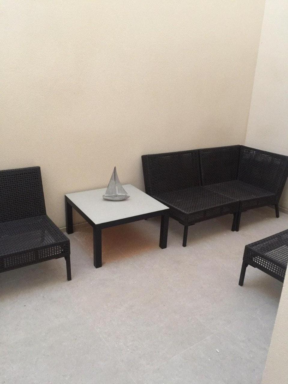 Patio, Area and facilities