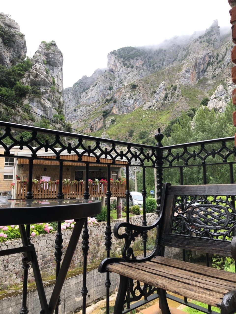 Balcony/Terrace, Bedroom, Mountain view, River view
