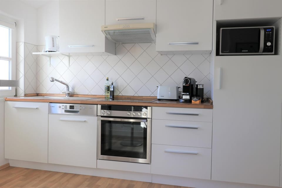 Coffee/tea facilities, Kitchen or kitchenette