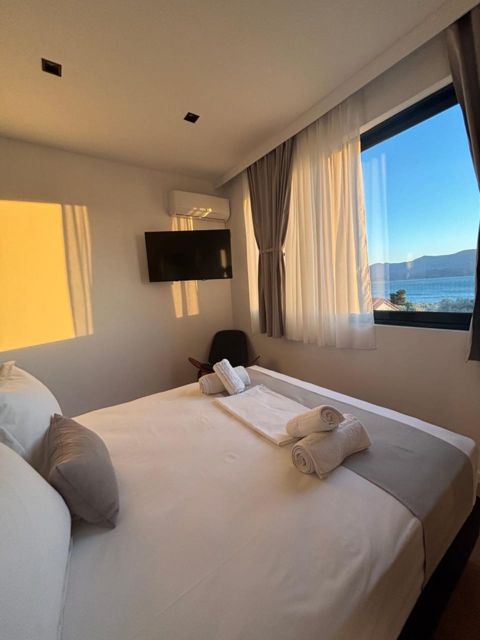 Ampoulos Rooms & Apartments Bed and Breakfast in İzmir Province