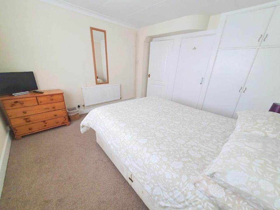 Bed, Bedroom, wardrobe