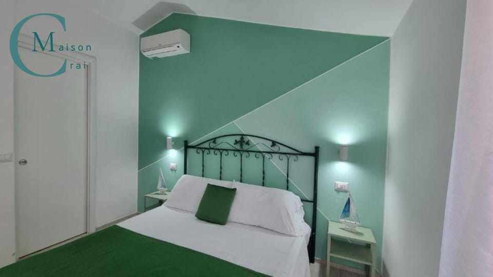 Bed, Photo of the whole room, Bedroom, towels, air conditioner
