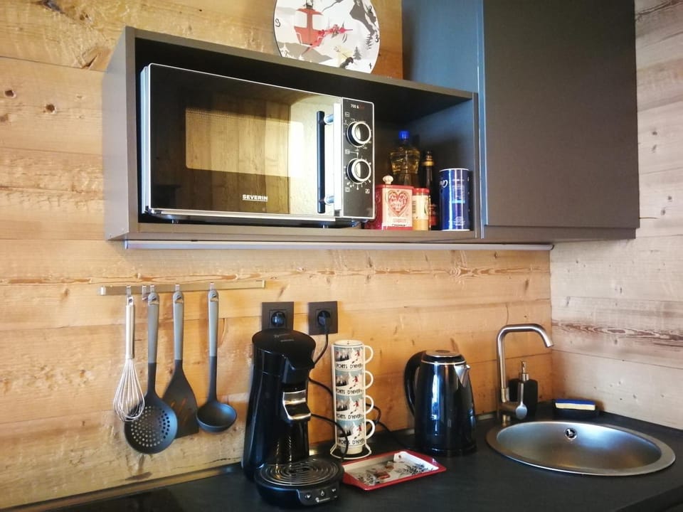 Coffee/tea facilities, Kitchen or kitchenette