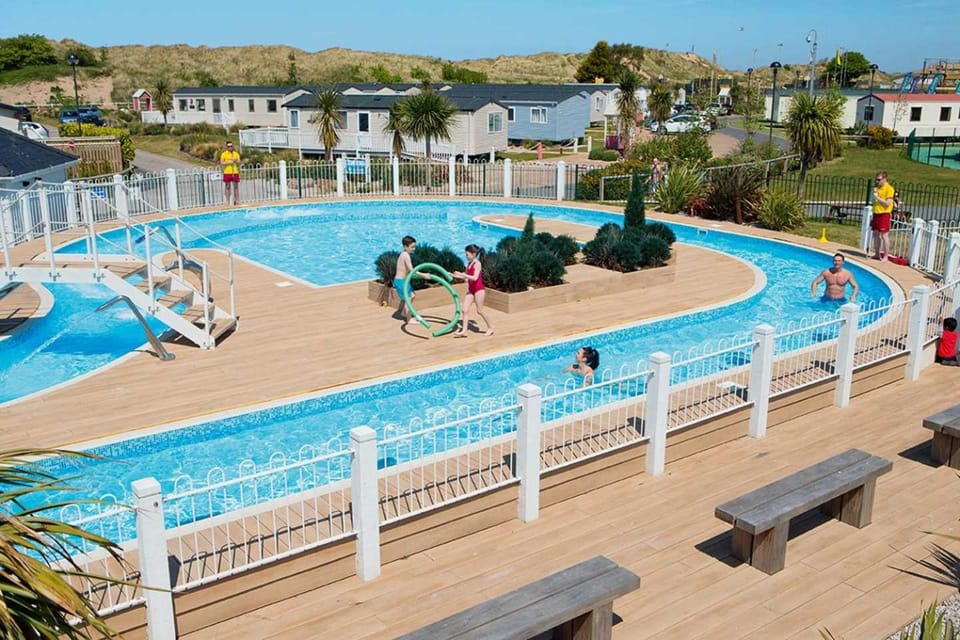 Presthaven Holiday Resort - Direct access to beach House in Llanasa