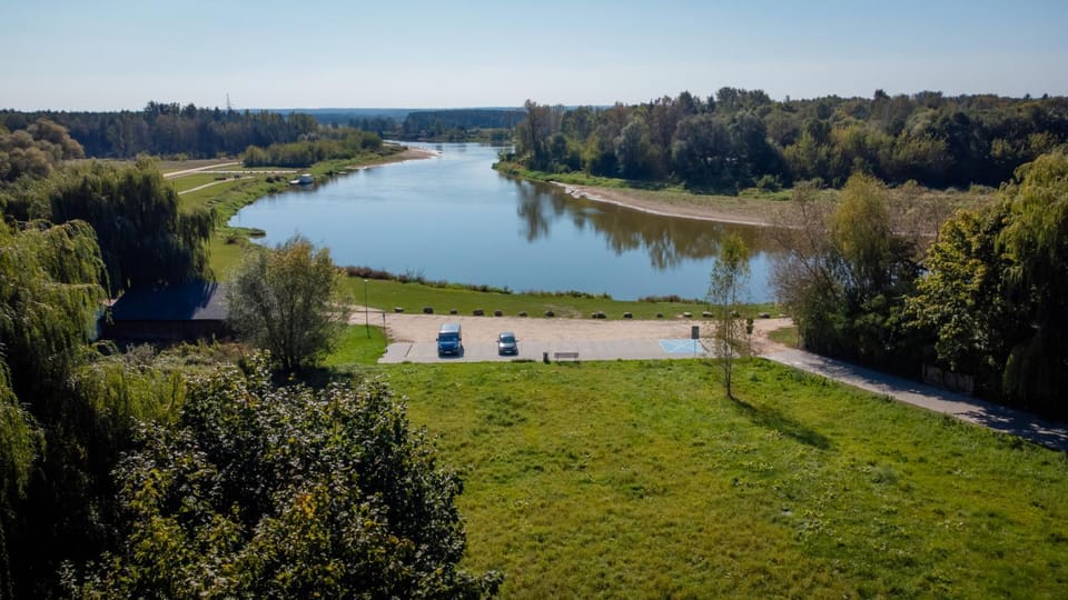 Nearby landmark, Spring, Day, Natural landscape, Fishing, Canoeing, River view