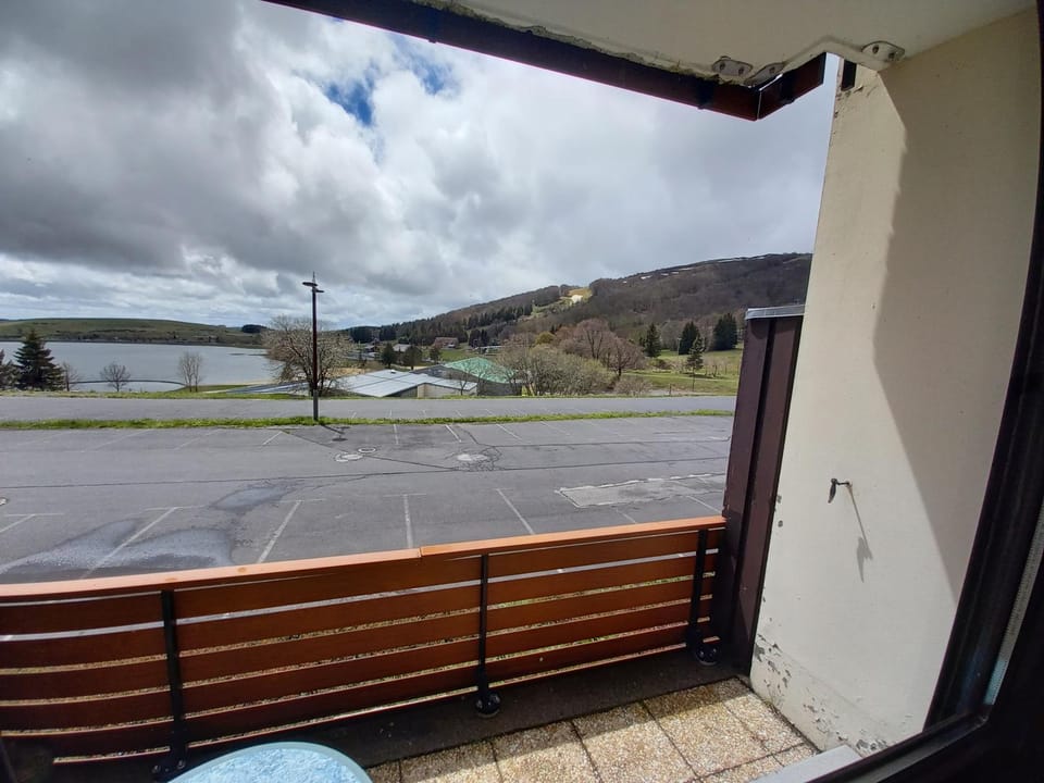Balcony/Terrace, Lake view, Mountain view