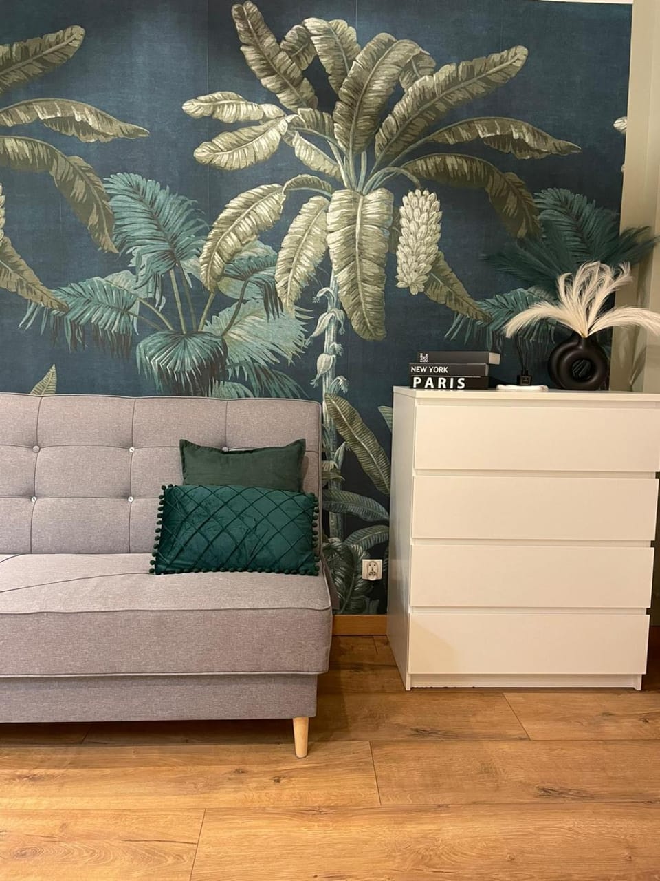 Living room, Decorative detail, Seating area