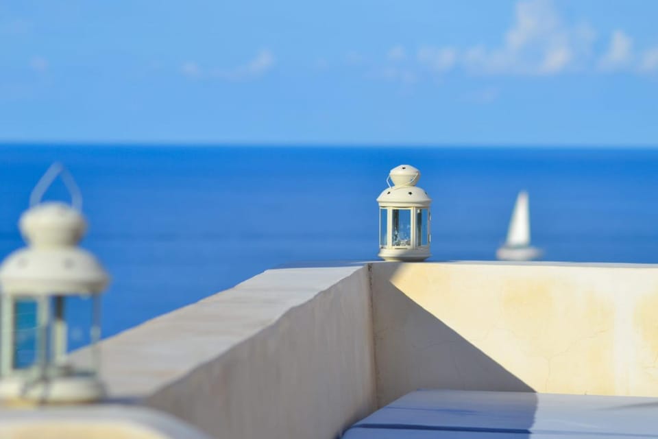 Property building, Balcony/Terrace, Sea view