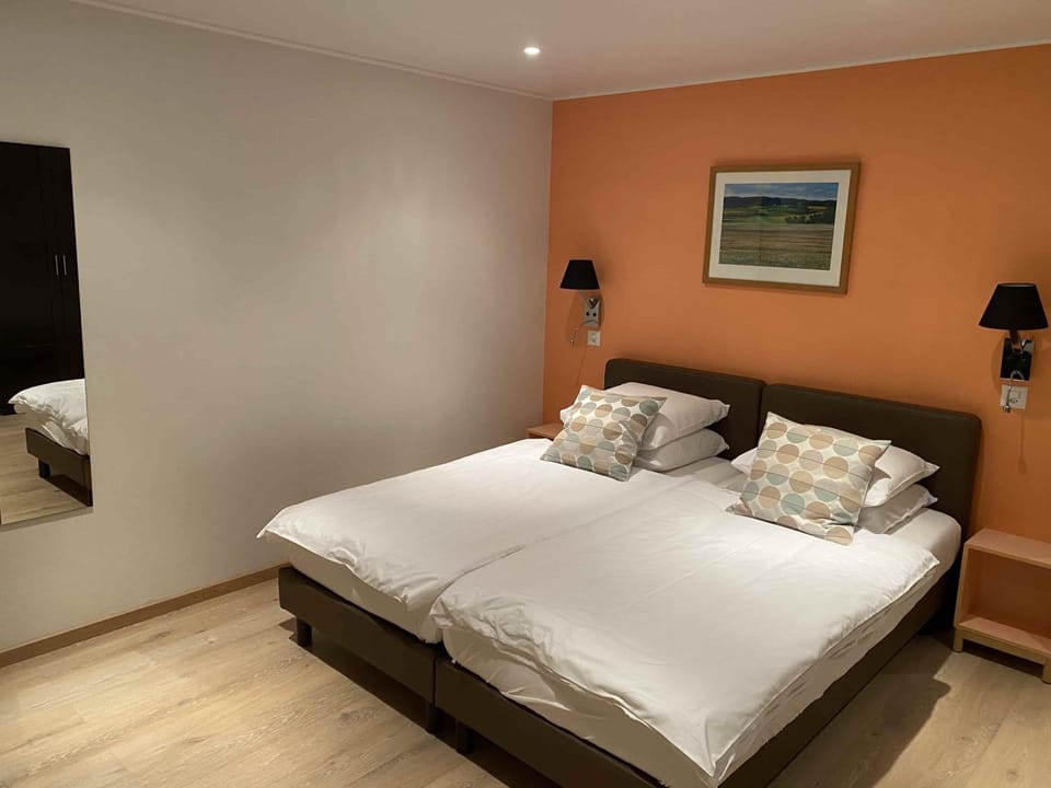 Auberge de Dully Inn in Canton of Vaud