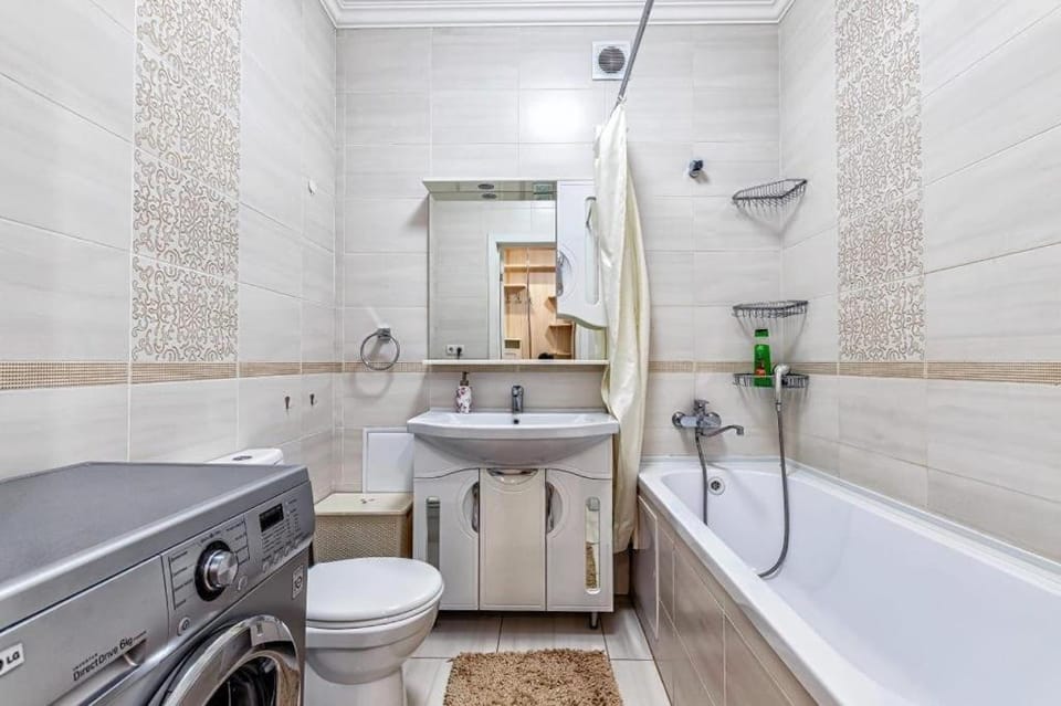 Shower, Toilet, Bath, washing machine