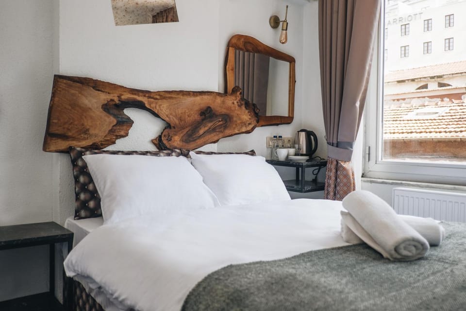 Bed, Photo of the whole room
