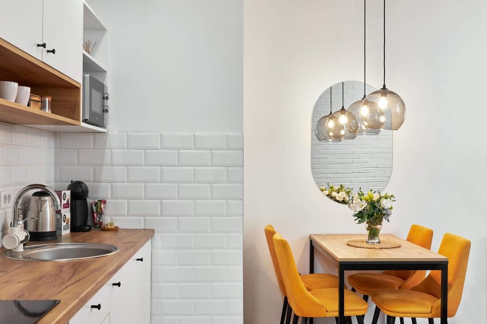 Coffee/tea facilities, Kitchen or kitchenette, Dining area, minibar, stove