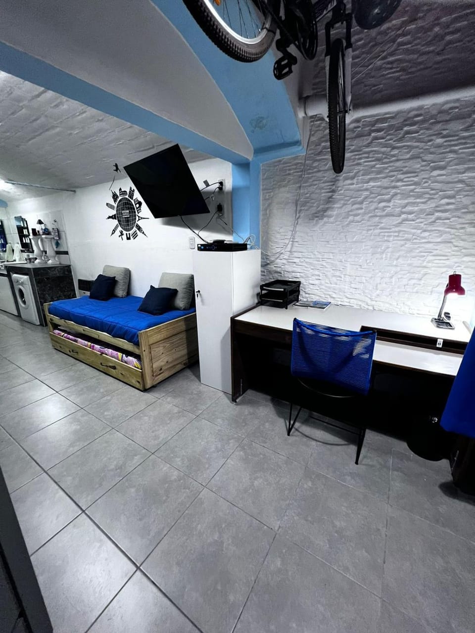 Photo of the whole room