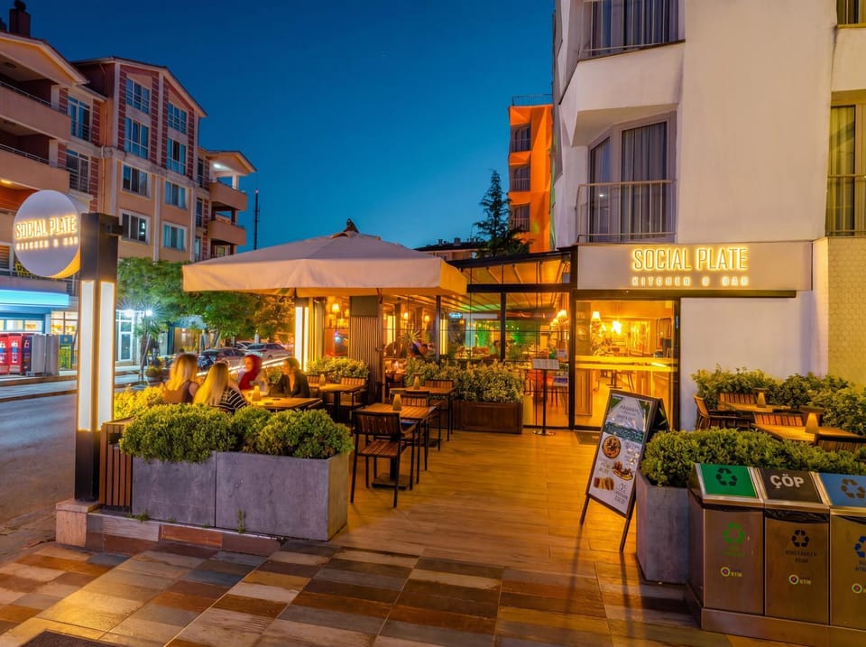 Property building, Restaurant/places to eat