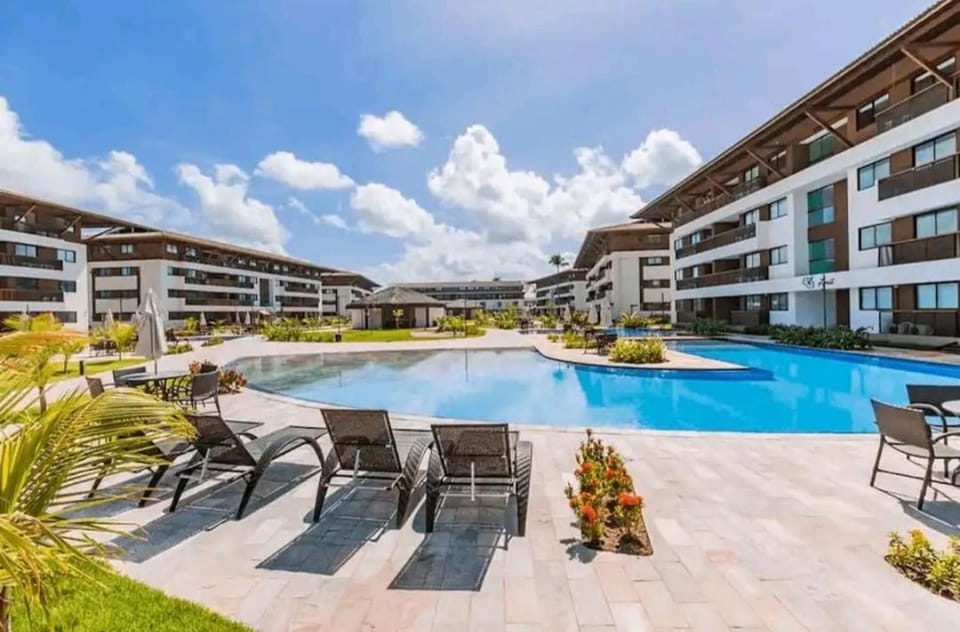 Day, Swimming pool, sunbed