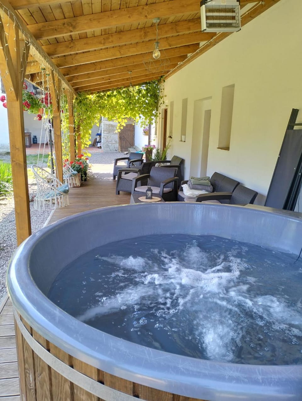 Day, Natural landscape, Hot Tub, Seating area, Pool view, Swimming pool, towels, towels