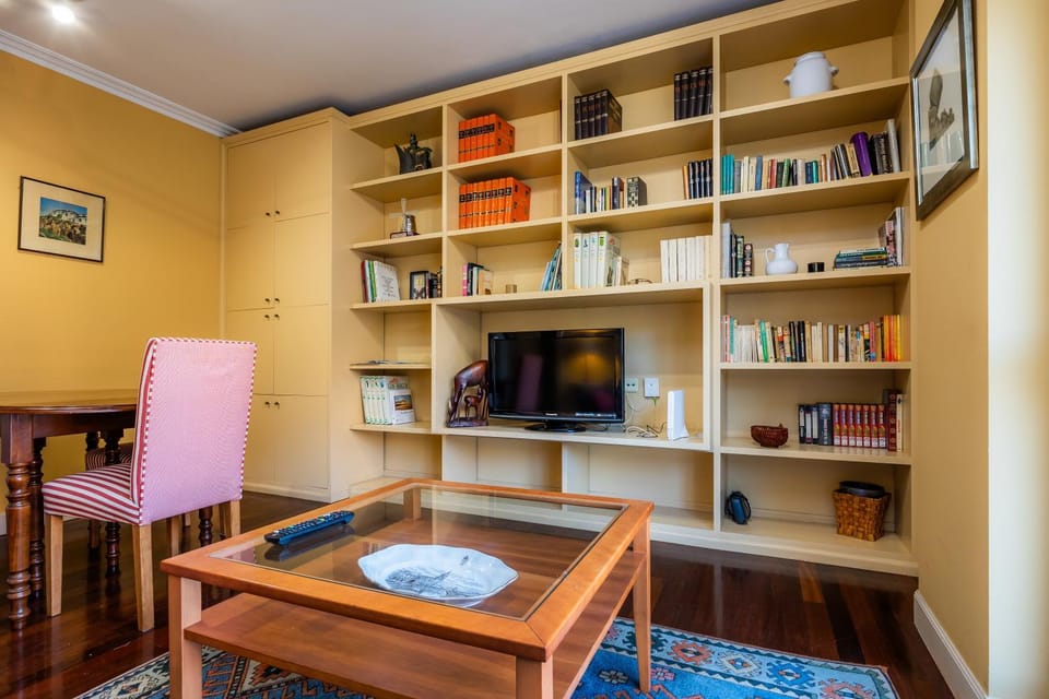 Living room, Lounge or bar