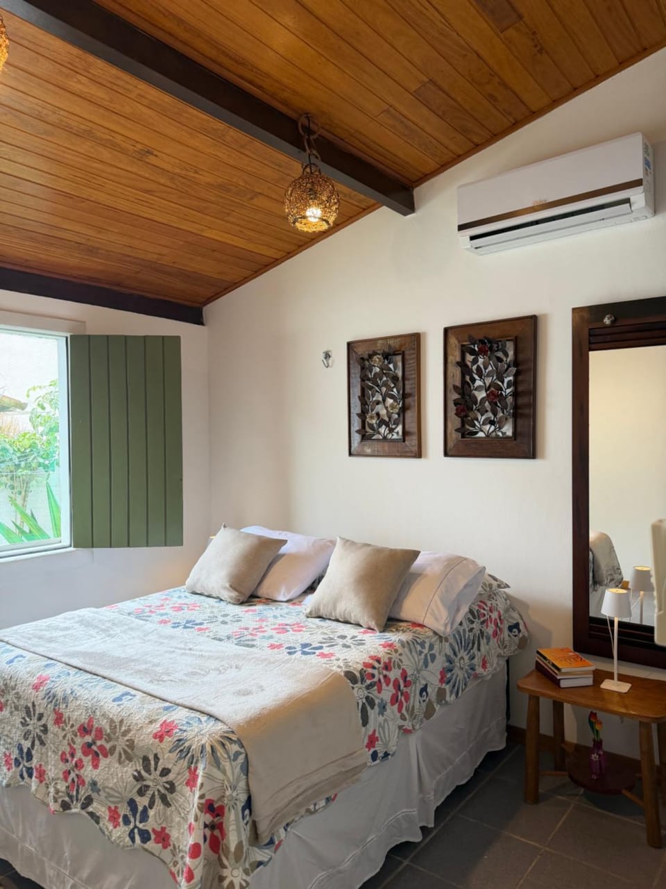 Bed, Bedroom, air conditioner