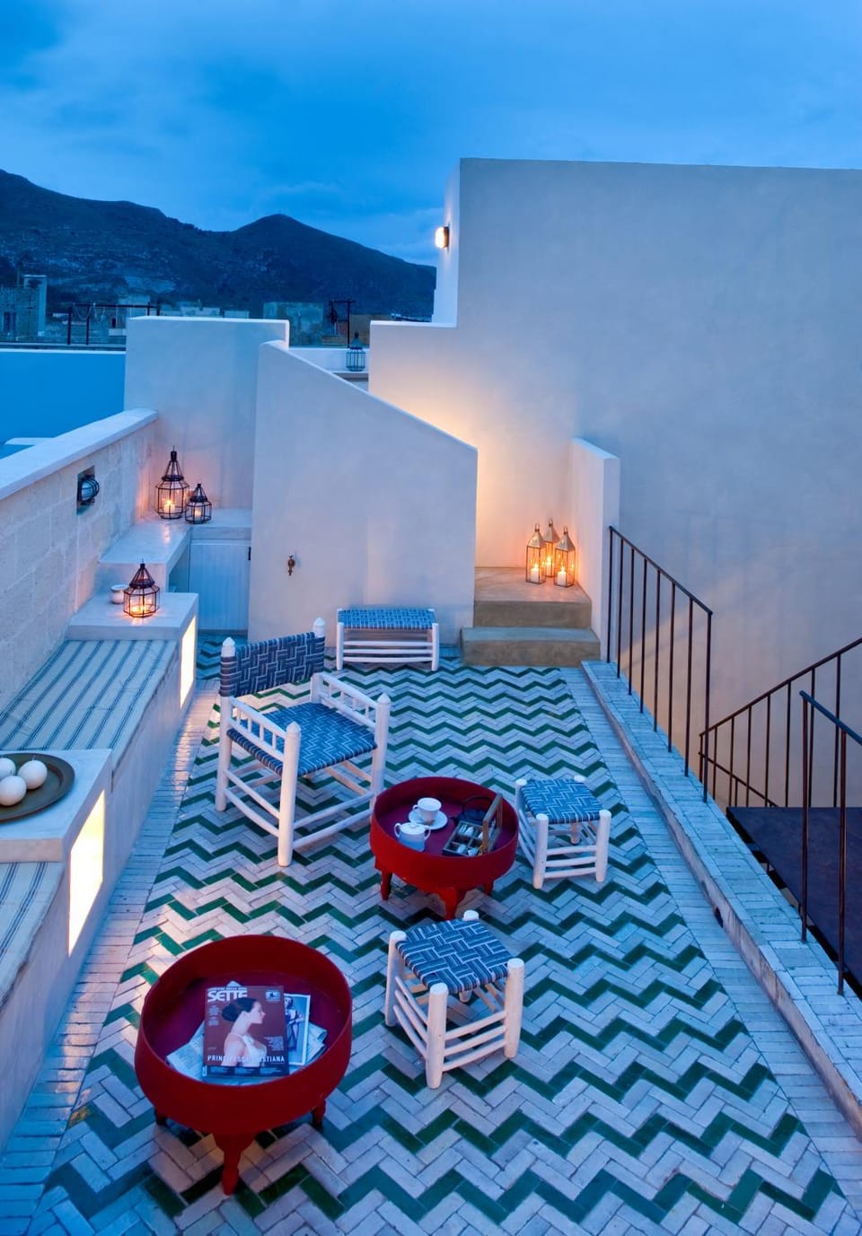 Balcony/Terrace, Decorative detail