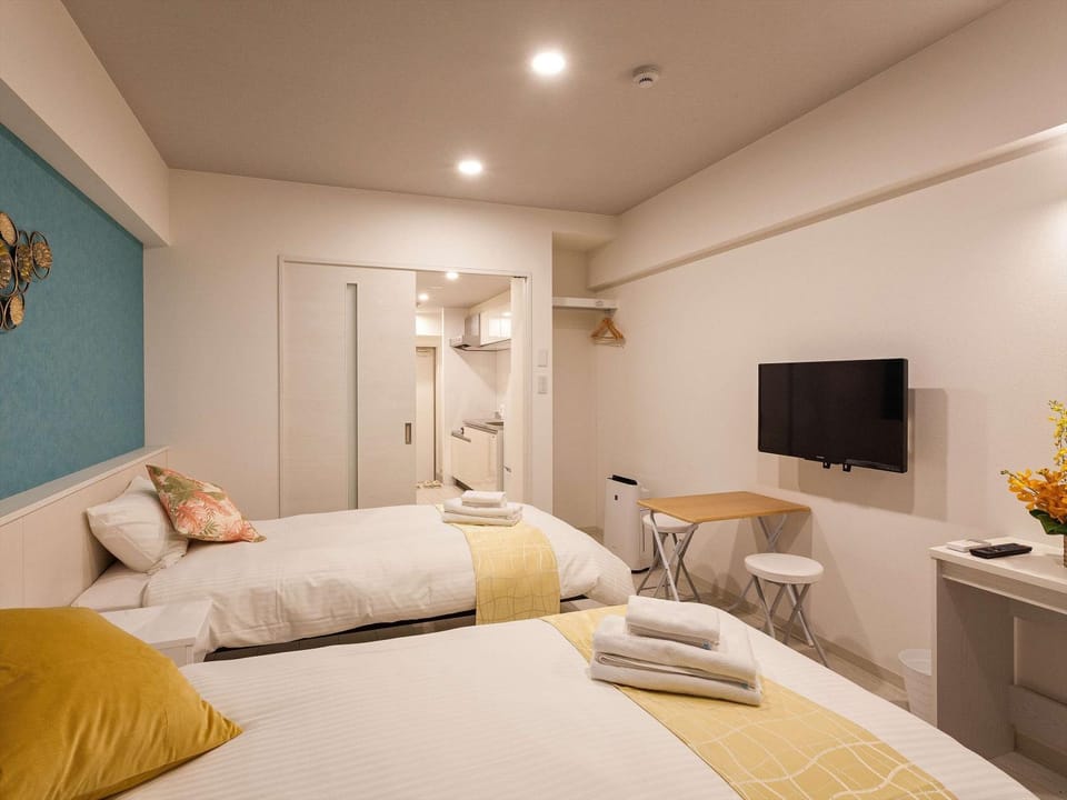 Photo of the whole room, Bedroom