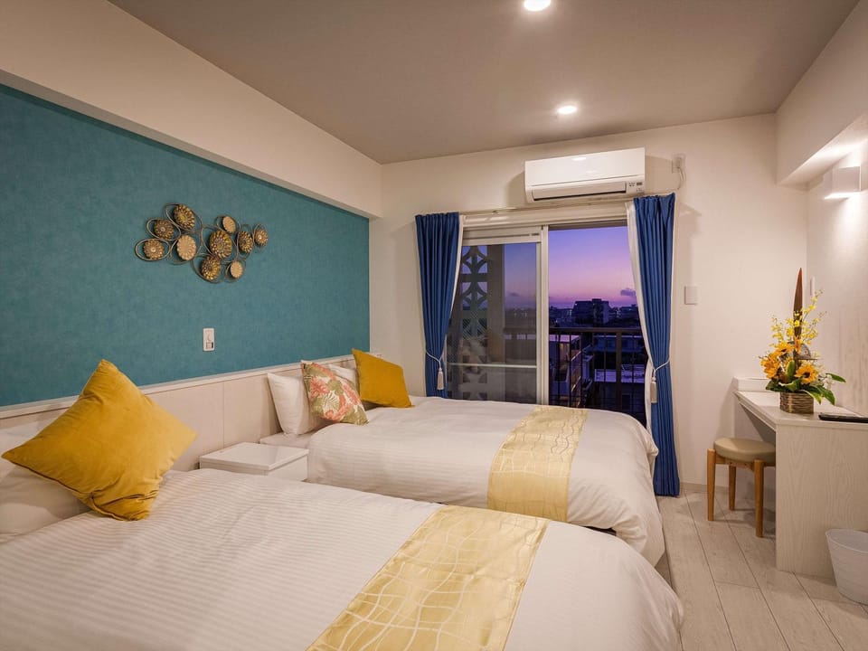 Photo of the whole room, Bedroom