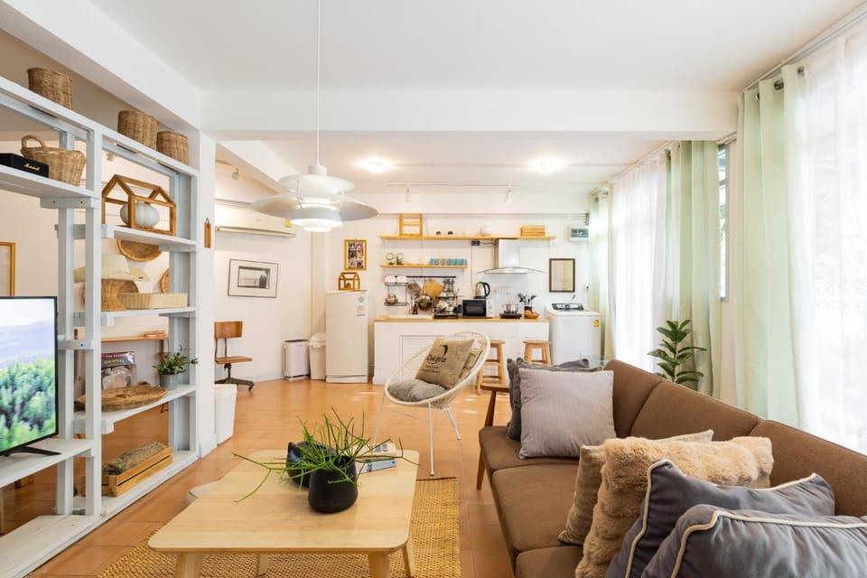Kitchen or kitchenette, Living room