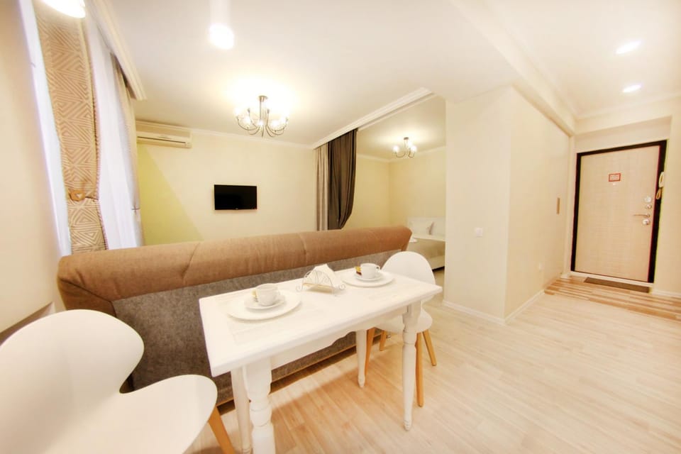 Уютная однокомнатная квартира в историческом центре города Apartment in Almaty
