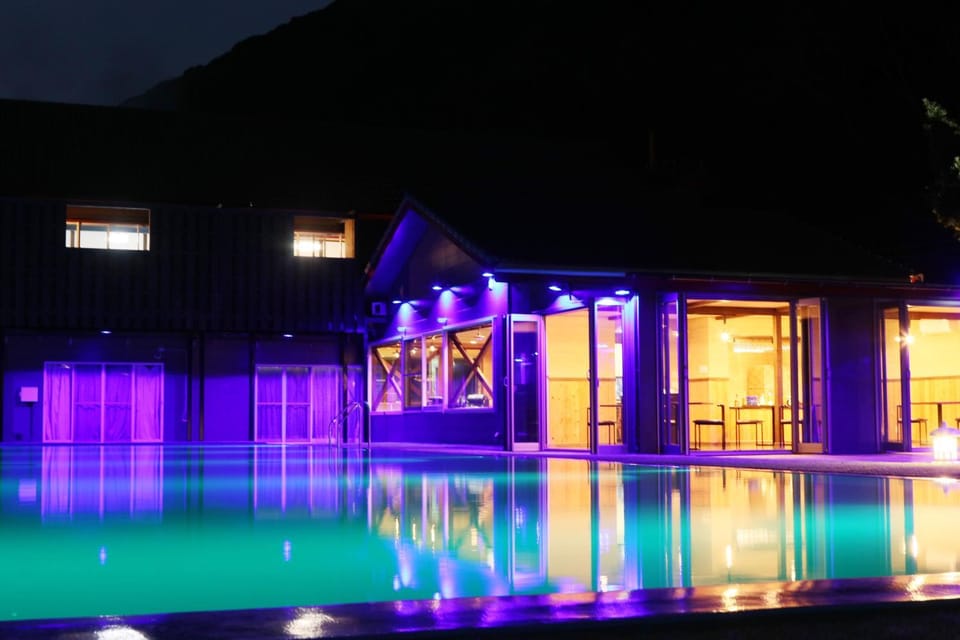 Hot Spring Bath, Swimming pool