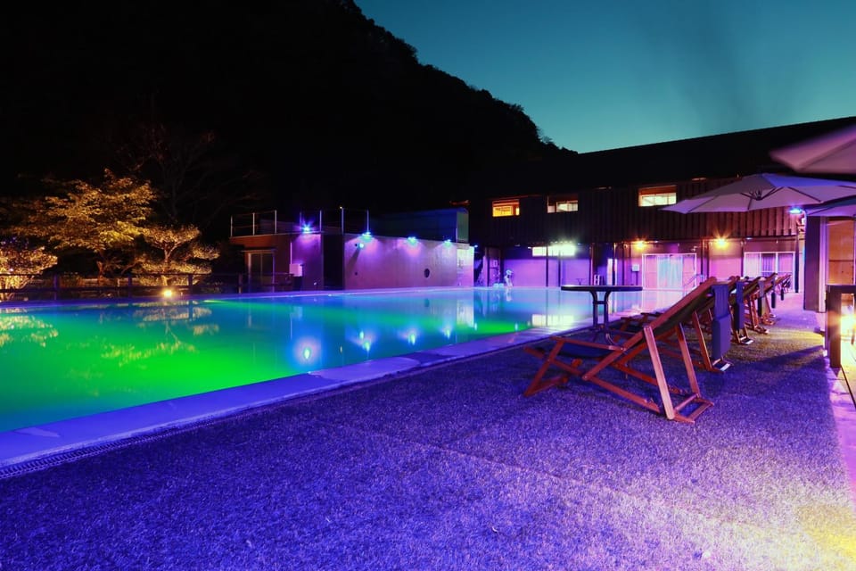 Hot Spring Bath, Swimming pool
