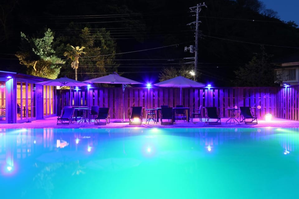 Hot Spring Bath, Swimming pool
