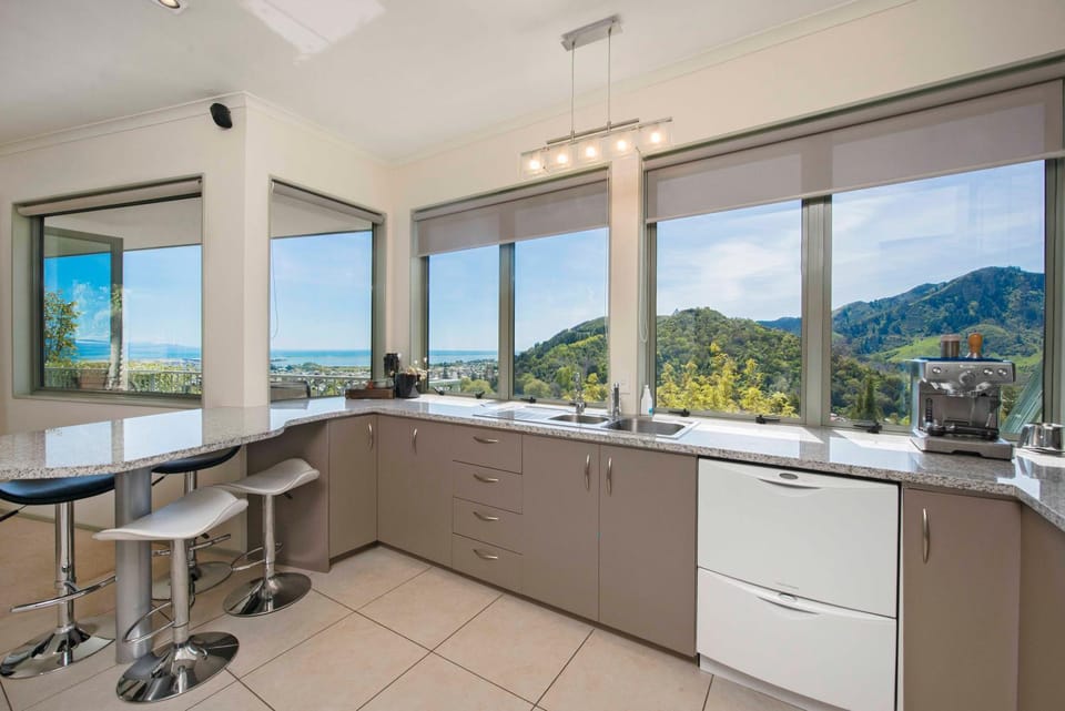 Kitchen or kitchenette, Mountain view, Sea view
