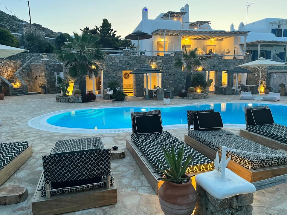 Property building, Pool view, Swimming pool, sunbed