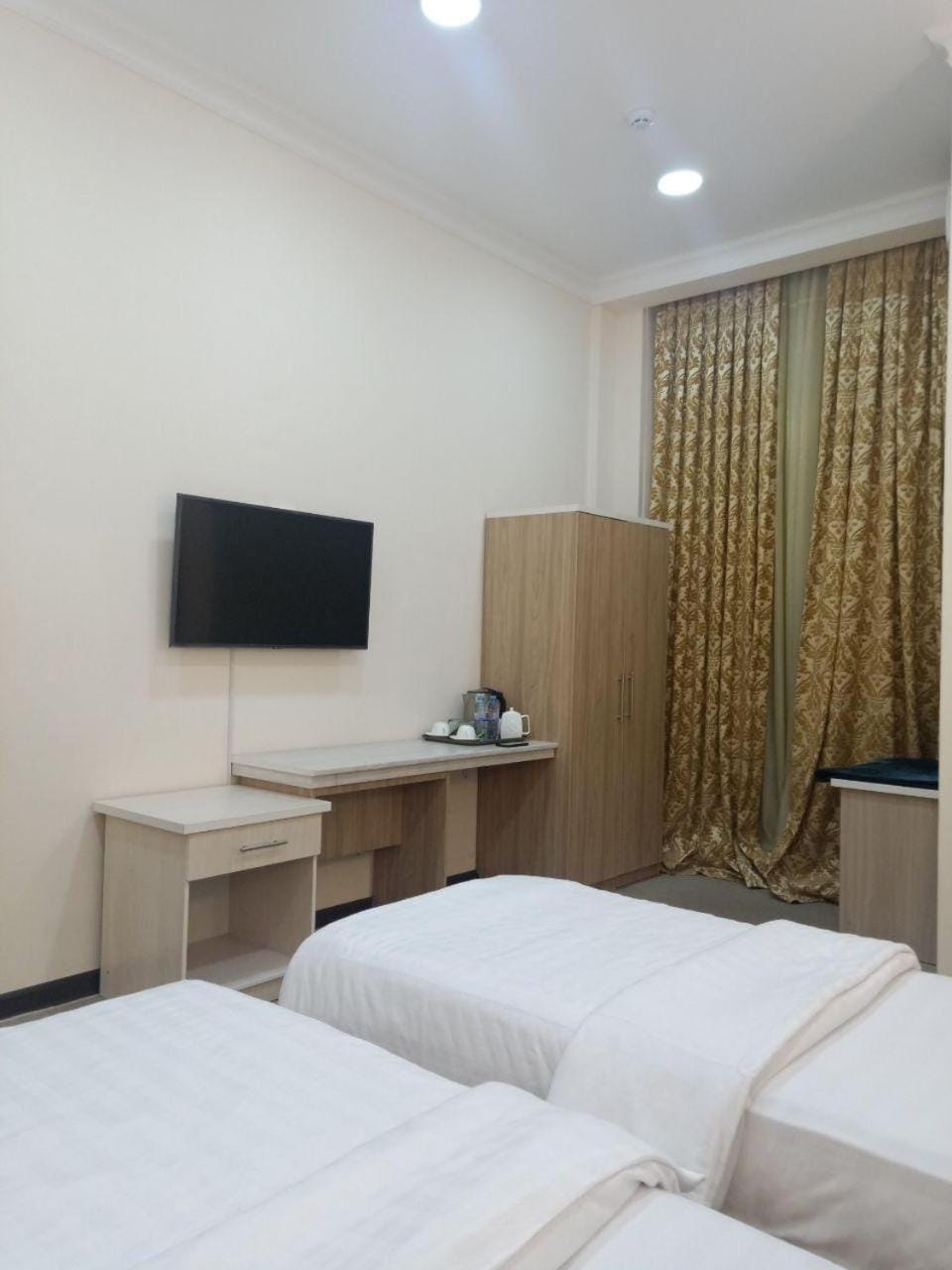 Bed, TV and multimedia, Photo of the whole room