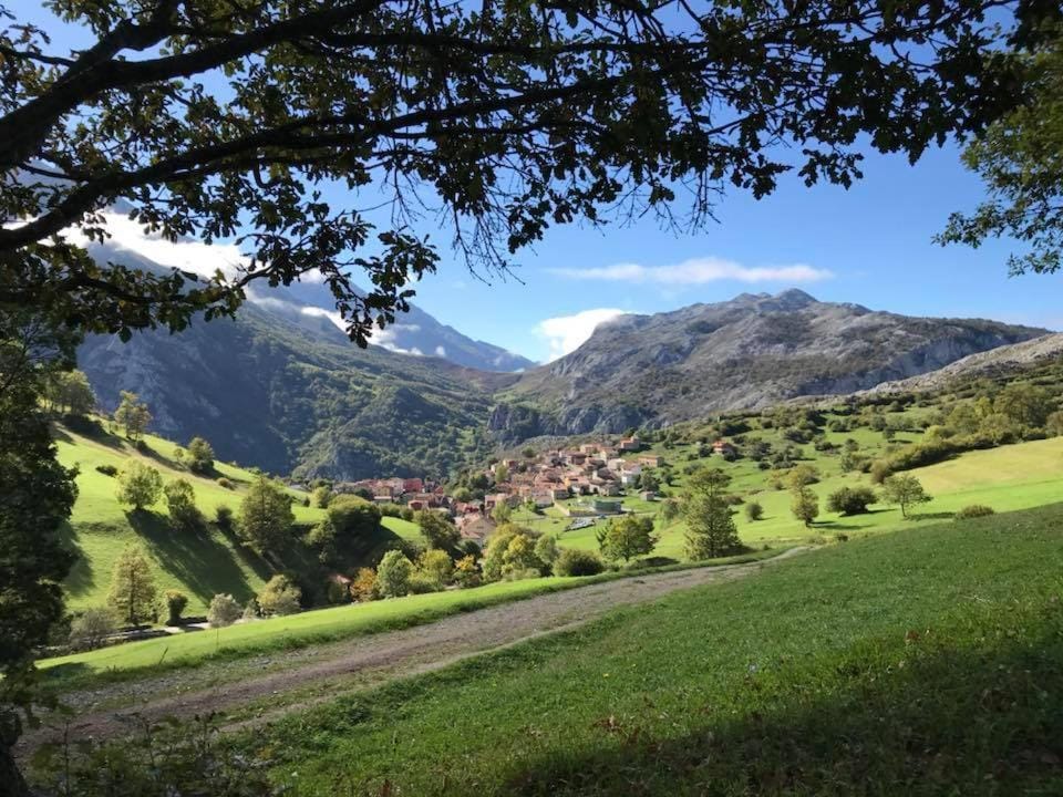 Spring, Off site, Natural landscape, Hiking