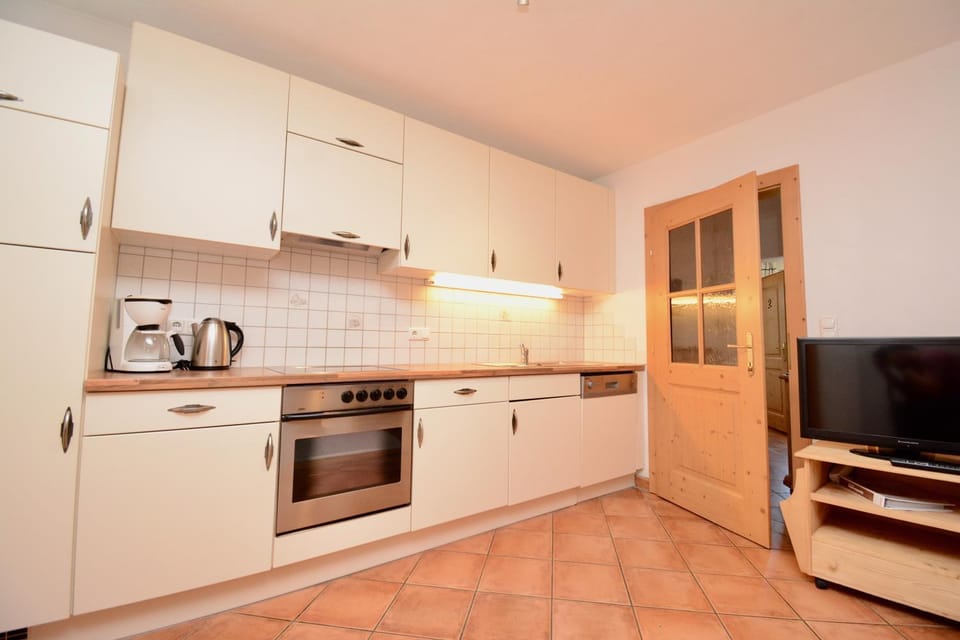 Coffee/tea facilities, Kitchen or kitchenette, dishwasher, pet friendly, stove