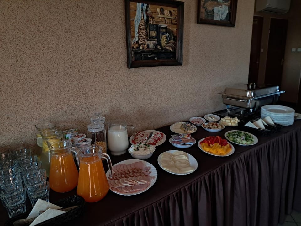 Food and drinks, Food, Breakfast, Buffet breakfast, Drinks