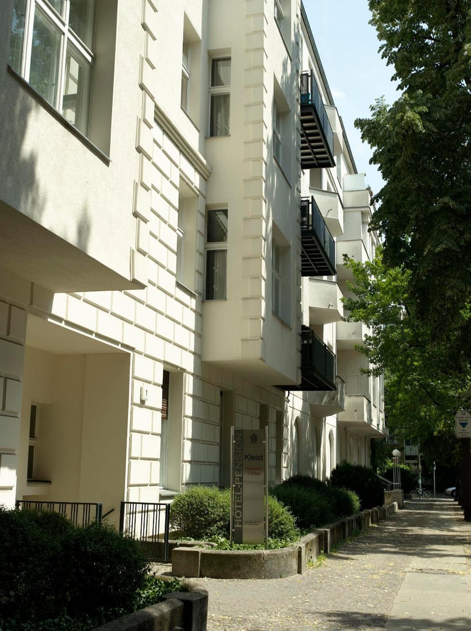 Facade/entrance