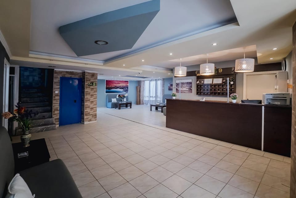 Property building, Lobby or reception, concierge, shuttle, VIP