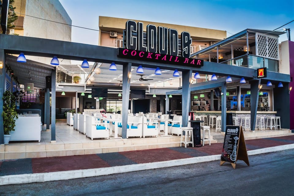 Property building, Restaurant/places to eat, Property logo or sign, Nightclub / DJ, Coffee/tea facilities, Lounge or bar, Food and drinks, Breakfast, Drinks, Alcoholic drinks, Non alcoholic drinks, Location