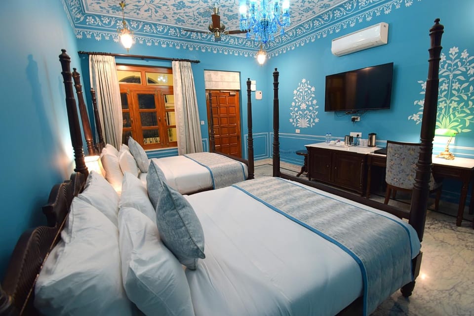 TV and multimedia, Photo of the whole room, Bedroom