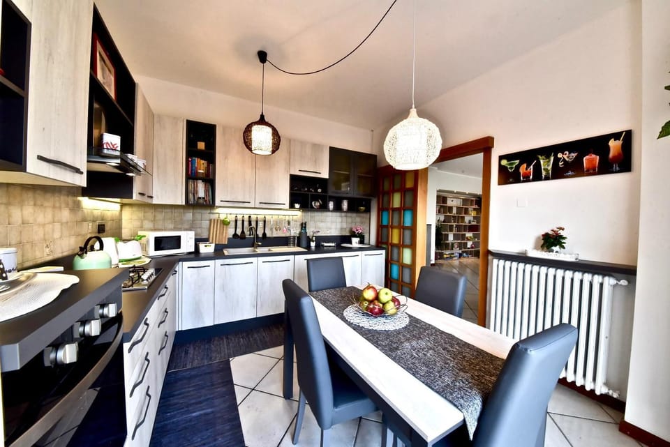 Kitchen or kitchenette, Dining area, dishwasher, minibar, oven, pet friendly, stove