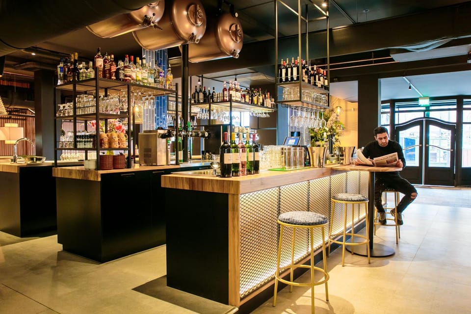 Lounge or bar, Drinks