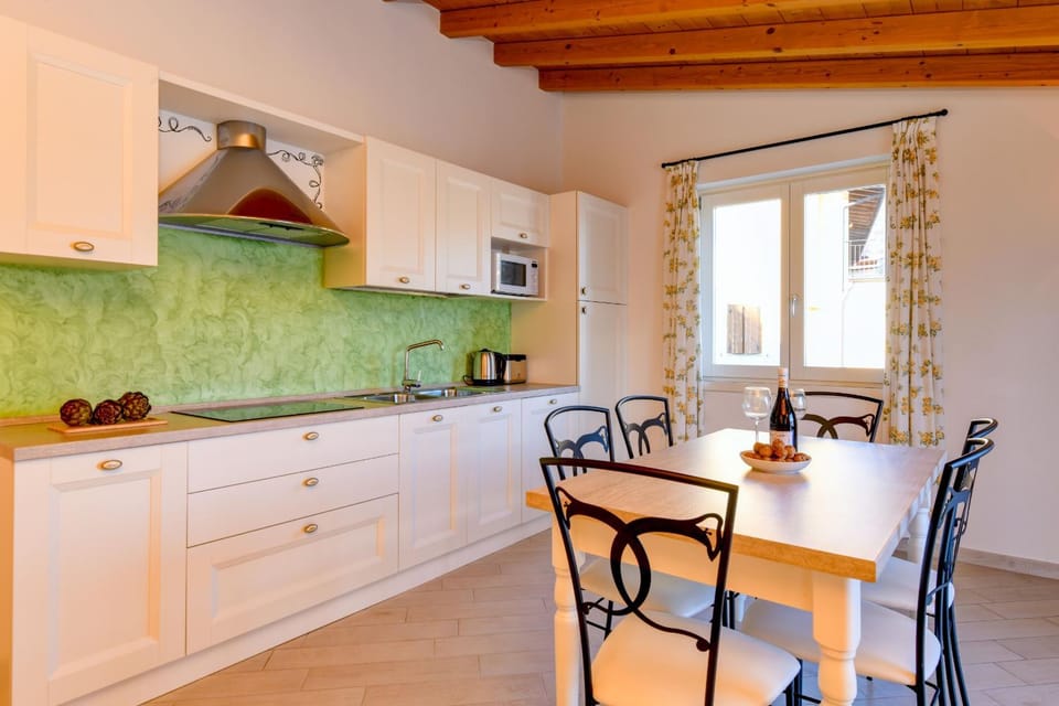 Albicocca Apartment in Tignale