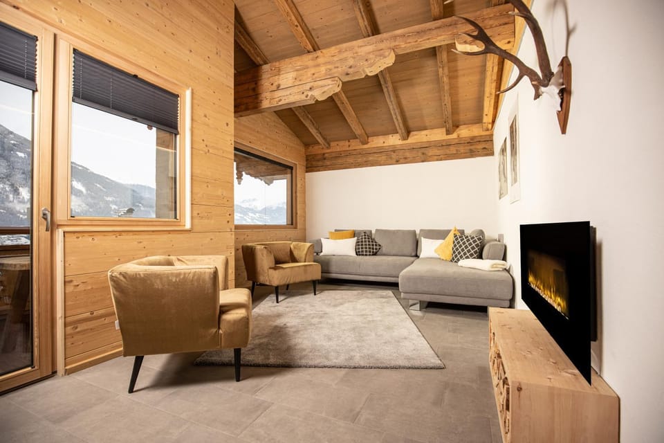 Communal lounge/ TV room, Seating area