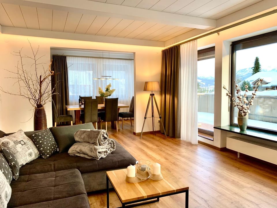 Restaurant/places to eat, Dining area