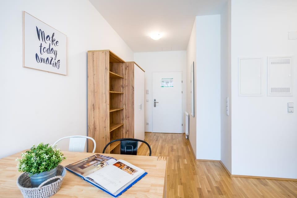 Seating area, Dining area, wardrobe